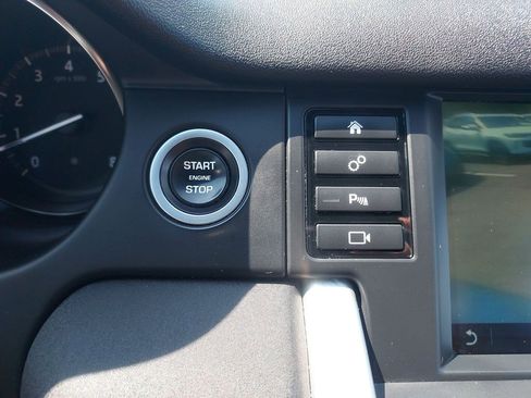 Used 2018 Land Rover Discovery Sport SE AWD/4WD image 23