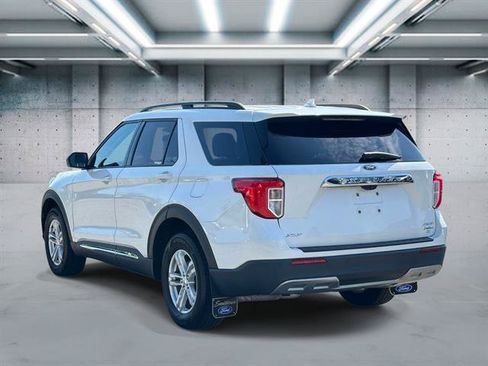 Used 2023 Ford Explorer XLT w/ Equipment Group 202A AWD/4WD image 5