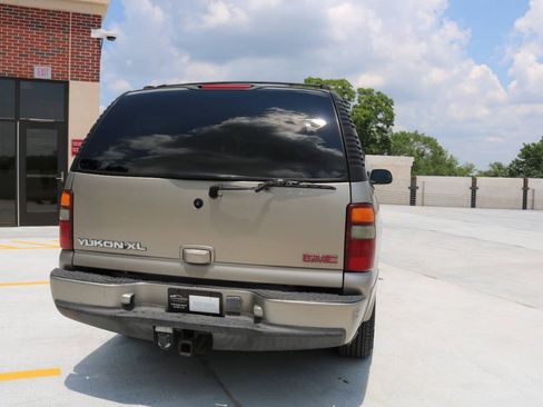Used 2001 GMC Yukon XL Denali AWD/4WD image 41