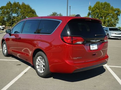 New 2026 Chrysler Voyager LX image 5