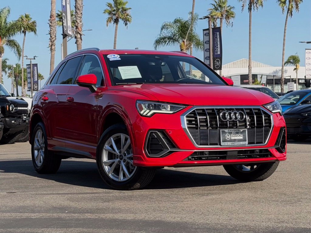 Used 2025 Audi Q3 2.0T Premium AWD/4WD image 2