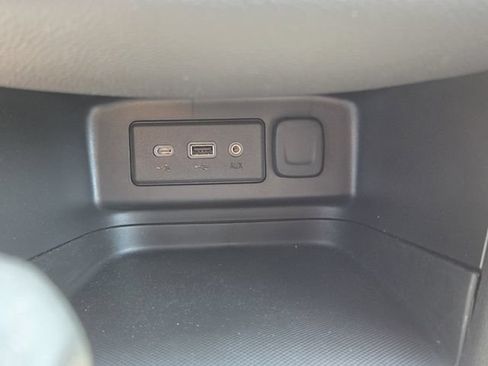 Used 2024 Chevrolet Equinox RS w/ LPO, Floor Liner Package FWD image 33