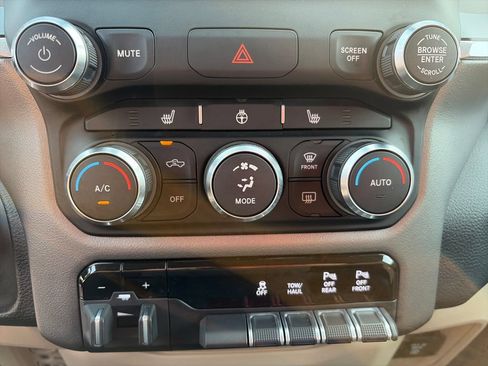 Used 2020 RAM 1500 Big Horn AWD/4WD image 33