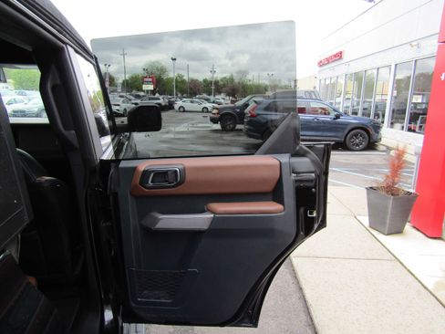 Used 2023 Ford Bronco Outer Banks w/ Sasquatch Package AWD/4WD image 14