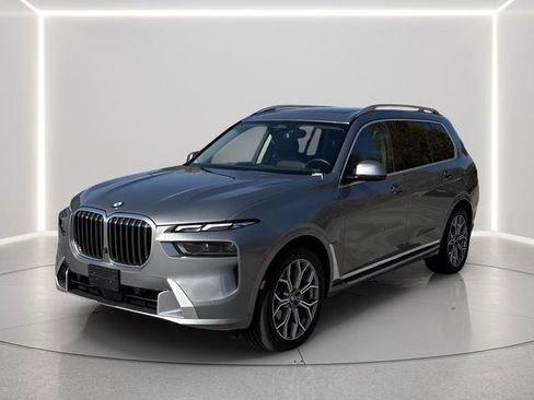 Used 2024 BMW X7 xDrive40i image 1