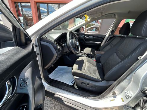 Used 2020 Nissan Rogue SV AWD/4WD image 8
