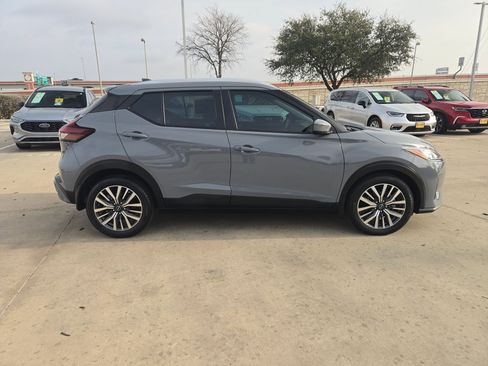Certified 2023 Nissan Kicks SV image 8