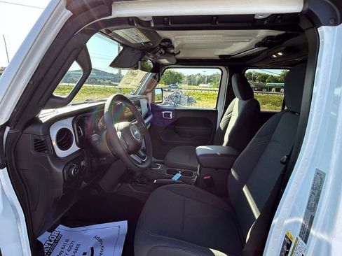 New 2026 Jeep Gladiator Sport AWD/4WD image 9