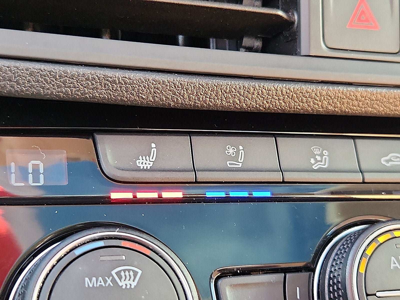 Certified 2023 Volkswagen Jetta SEL FWD image 24