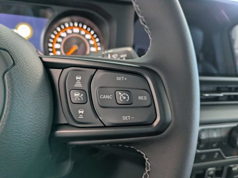 New 2026 Jeep Gladiator Mojave w/ Technology Group AWD/4WD image 30