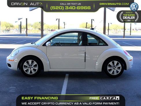Used 2010 Volkswagen Beetle image 4
