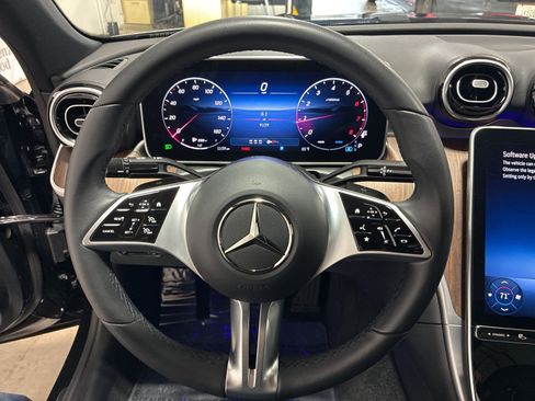 Used 2025 Mercedes-Benz C 300 4MATIC Sedan image 19