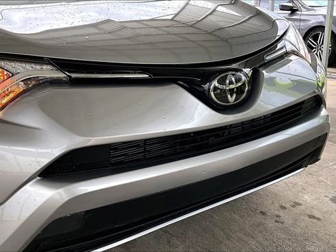Used 2017 Toyota RAV4 XLE image 30