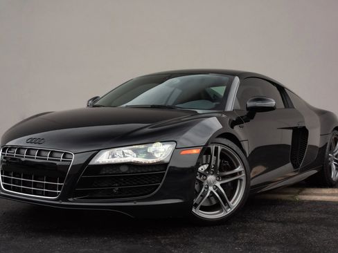 Used 2010 Audi R8 V10 image 1