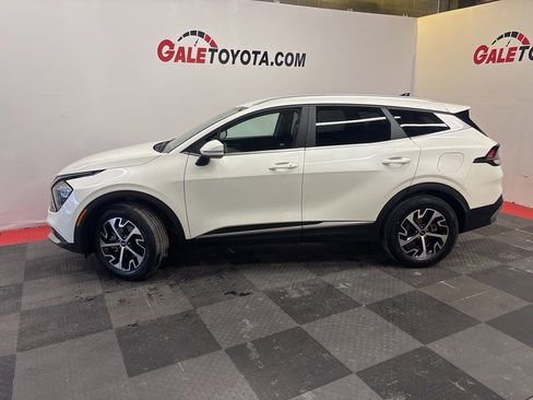 Used 2023 Kia Sportage EX image 5