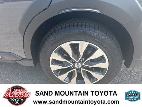Used 2025 Subaru Outback Touring XT AWD/4WD image 13