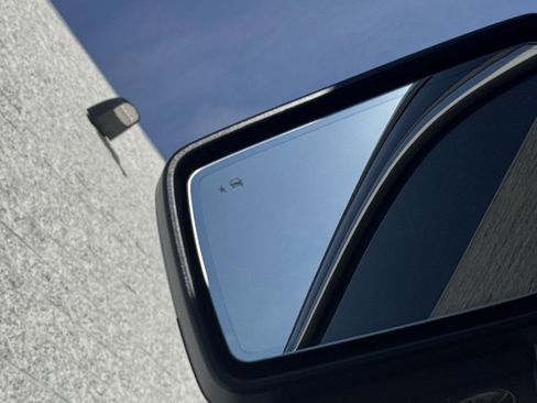 Used 2025 GMC Sierra 1500 SLT w/ SLT Premium Plus Package image 20