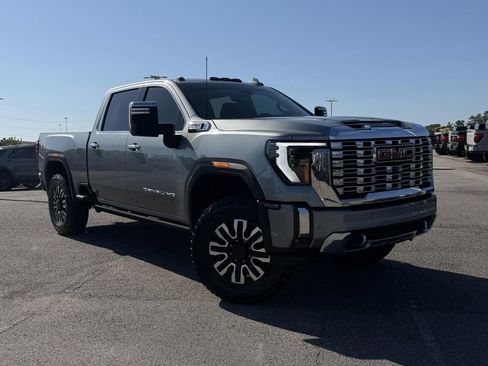 Used 2024 GMC Sierra 2500 Denali w/ Denali Reserve Package AWD/4WD image 1