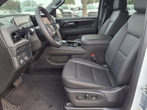 New 2026 Chevrolet Suburban Z71 w/ Comfort Package image 6