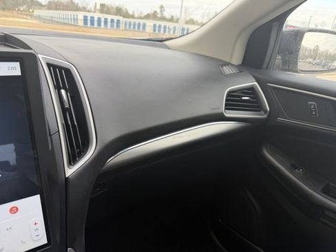 Used 2022 Ford Edge SEL w/ Convenience Package image 28