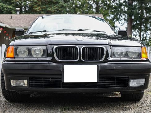 Used 1999 BMW 323i Convertible image 13