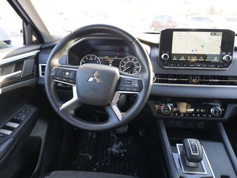 Used 2024 Mitsubishi Outlander SE image 20