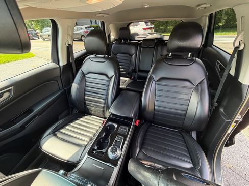 Used 2019 Ford Edge SEL w/ Equipment Group 201A AWD/4WD image 14
