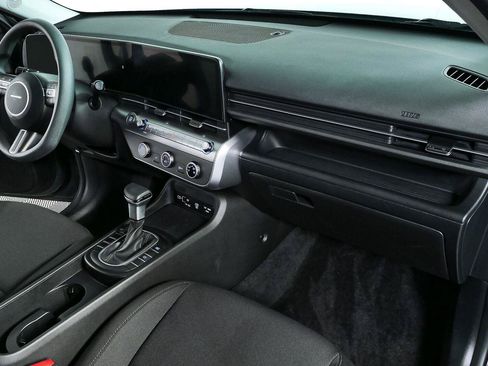Used 2025 Hyundai Kona SE FWD image 22