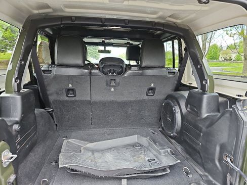 Used 2023 Jeep Wrangler Unlimited Rubicon w/ Xtreme 35 Tire Package AWD/4WD image 19