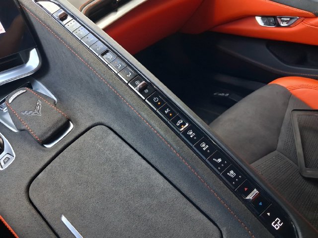 Used 2025 Chevrolet Corvette Stingray Premium Cpe w/ Z51 Performance Package RWD image 24
