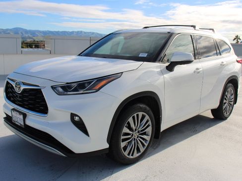 Certified 2021 Toyota Highlander Platinum image 6