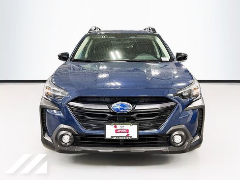 Used 2025 Subaru Outback Premium AWD/4WD image 2