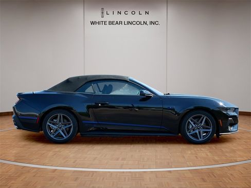 Used 2025 Ford Mustang GT Premium image 4