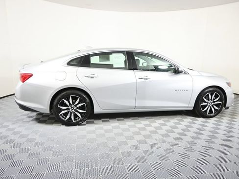 Used 2017 Chevrolet Malibu LT image 7