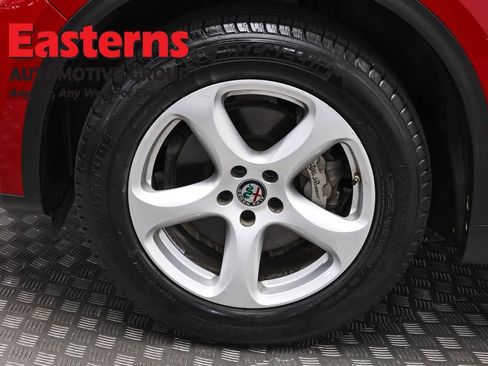 Used 2020 Alfa Romeo Stelvio AWD image 32