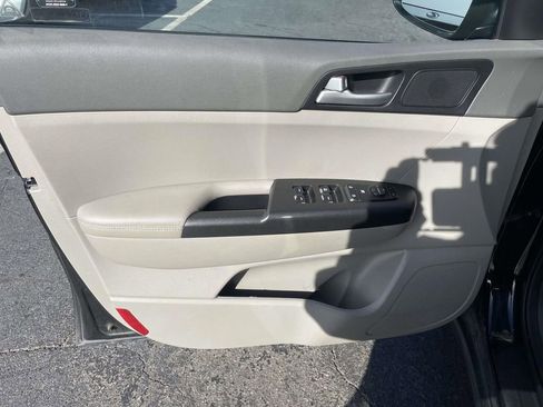 Used 2017 Kia Sportage LX image 25