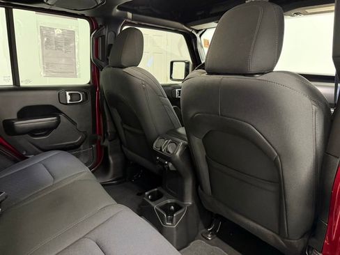 Used 2022 Jeep Wrangler Unlimited Sport image 16