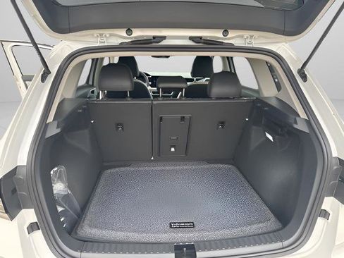 New 2025 Volkswagen Taos SE image 22