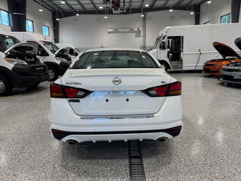 Used 2023 Nissan Altima 2.5 SL FWD image 6