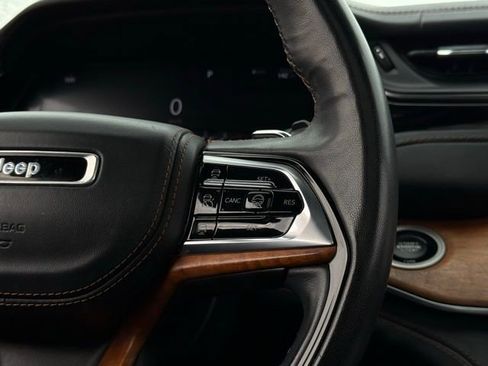 Used 2022 Jeep Grand Cherokee L Summit image 11