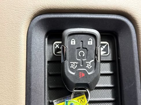 Used 2016 GMC Yukon SLT AWD/4WD image 44