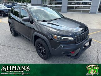Used 2019 Jeep Cherokee Trailhawk w/ Cold Weather Group AWD/4WD video 1