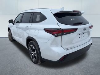 Used 2024 Toyota Highlander XLE video 2