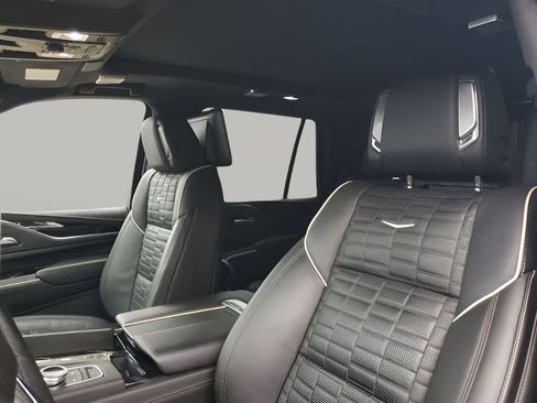 Certified 2023 Cadillac Escalade V w/ LPO, Floor Liner Package image 33