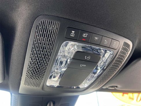 Used 2024 Mercedes-Benz GLB 250 4MATIC image 27