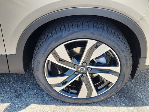 Certified 2025 Volvo XC40 B5 Ultra w/ Climate Package AWD/4WD image 15