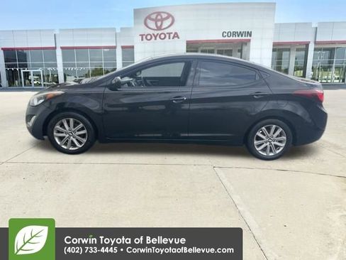 Used 2014 Hyundai Elantra SE w/ Option Group 02 image 2