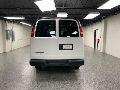 Used 2014 Chevrolet Express 2500 Extended RWD image 5