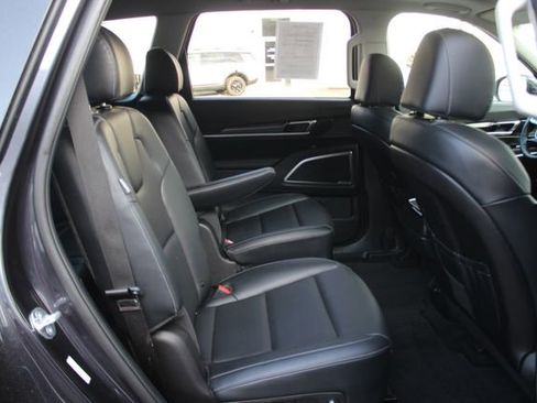 Used 2025 Kia Telluride S AWD/4WD image 32
