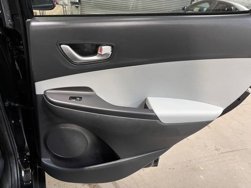 Used 2023 Hyundai Kona SEL image 13